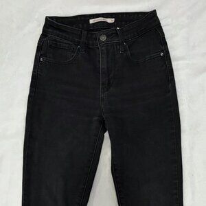 Levi's 721 High Rise Skinny - Size 24